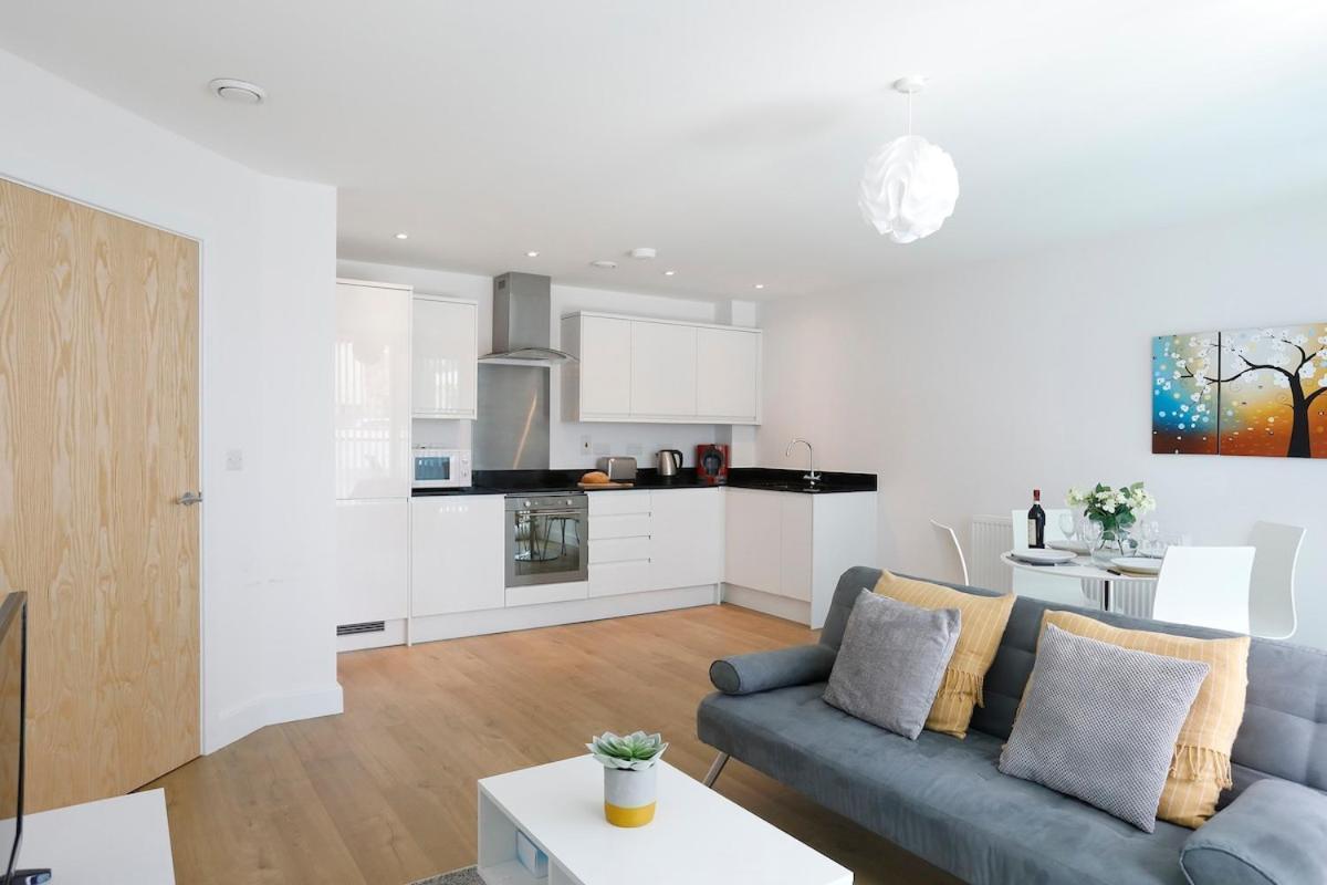 Redhill Queensgate - Modern 1 Bedroom Apartment Exterior photo